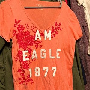 American Eagle 🦅 V-neck shirt in great condition